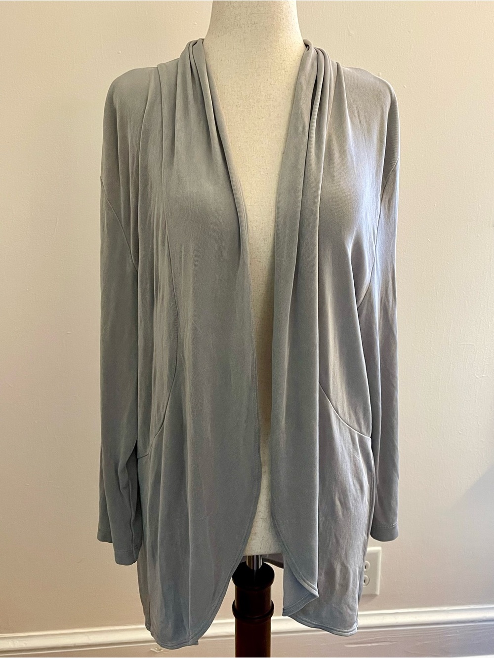 Chico’s Travelers Gray Open Front Drape Cardigan Jacket Size 2 Large